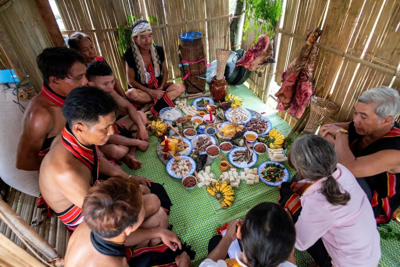 Quảng Nam phục dựng Lễ Mừng lúa mới của đồng bào Ca Dong