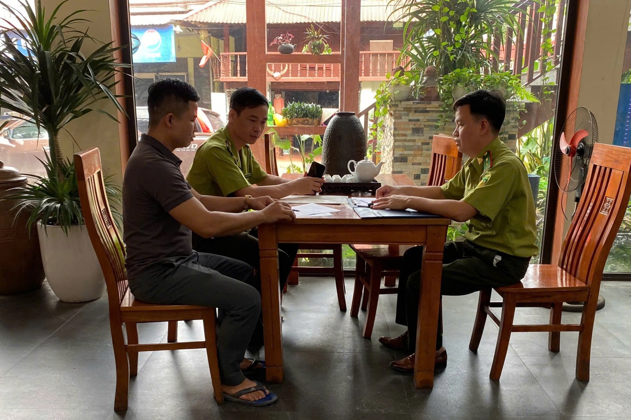 Thanh Sơn: Hơn 20 nhà hàng, quán ăn ký cam kết không kinh doanh, giết mổ động vật hoang dã và chim di cư