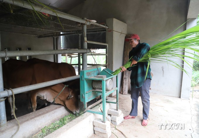 Đồng bào Ơ Đu chung tay xây dựng bản làng ấm no, văn hóa