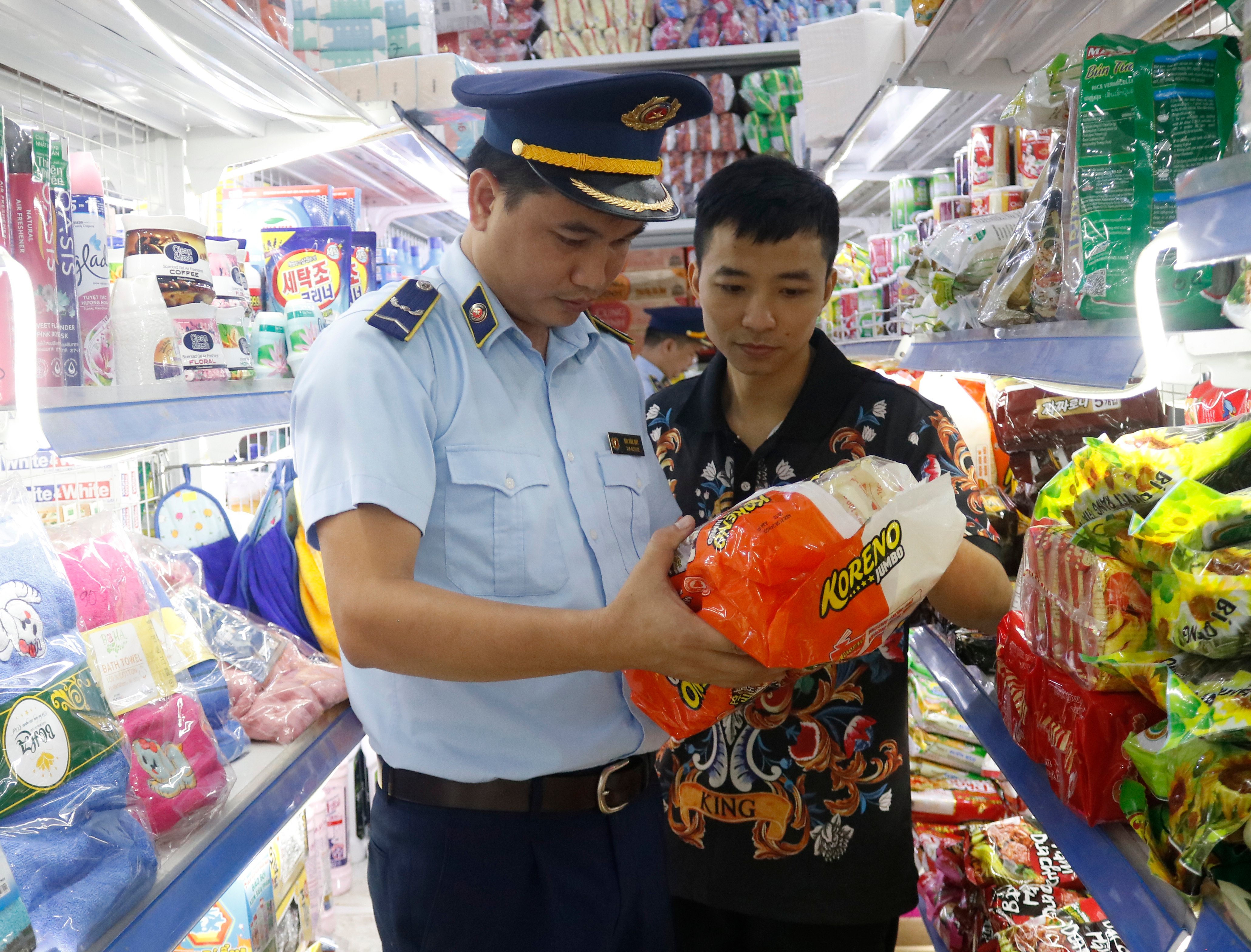 Triển khai cao điểm chống buôn lậu, gian lận thương mại và hàng giả