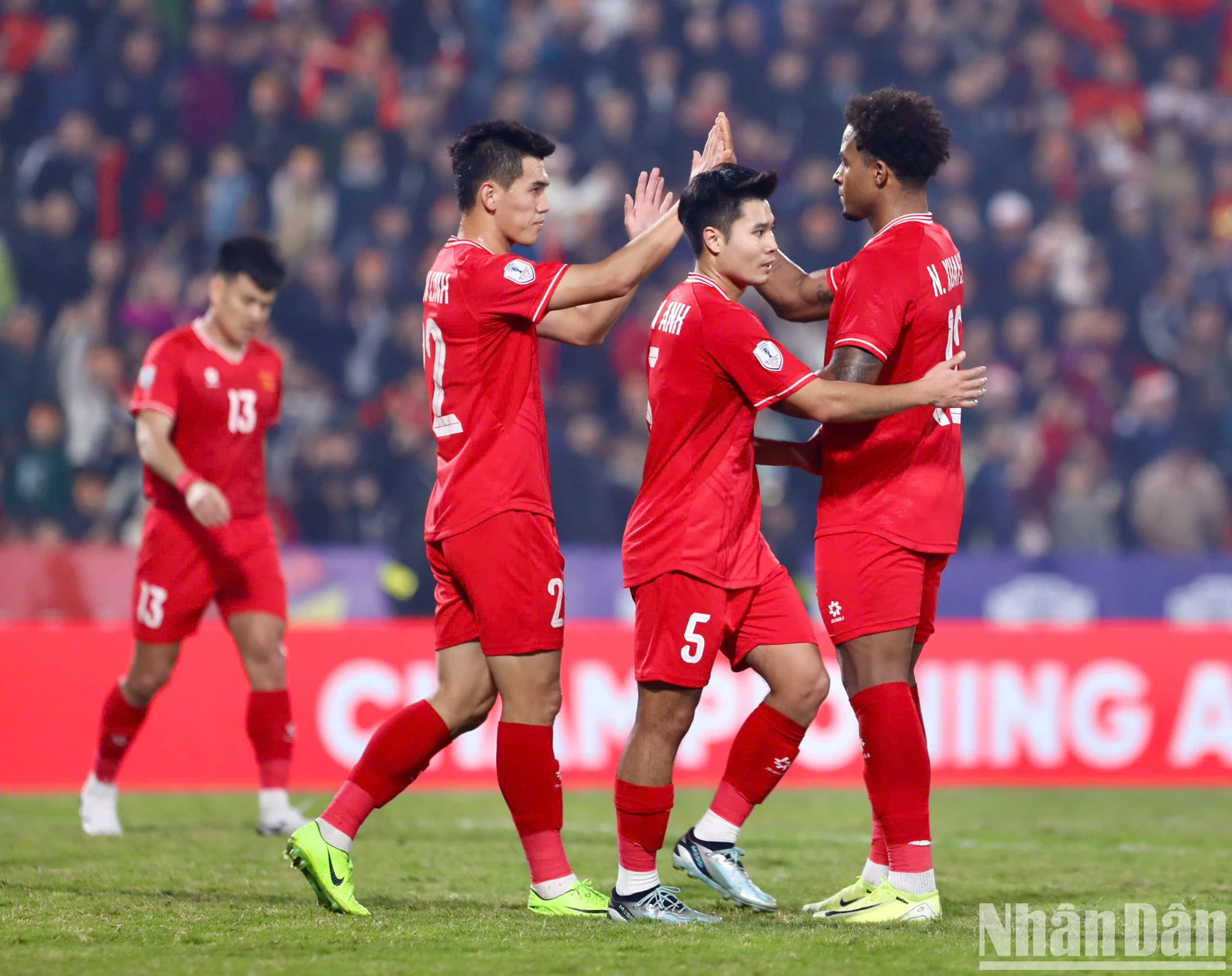 [Ảnh] Xuân Son ghi cú đúp, đội tuyển Việt Nam thắng 5-0 Myanmar ảnh 10