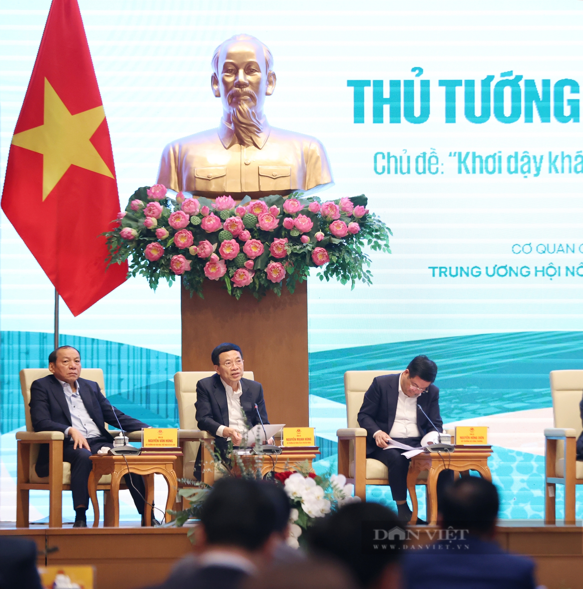 Toàn cảnh Hội nghị Thủ tướng đối thoại với nông dân năm 2024 - Ảnh 37.