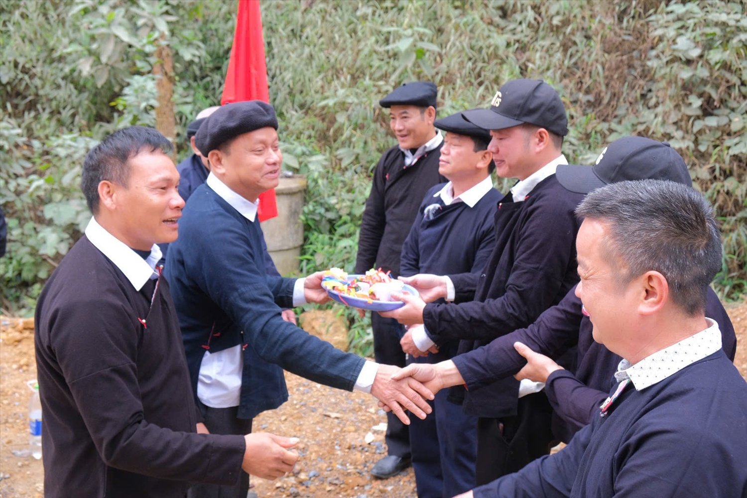 Nét đẹp văn hoá trong hội “Hát qua làng” tại xã Bản Phiệt