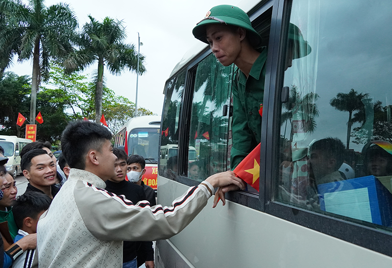 Các tân binh huyện Lệ Thủy sẵn sàng lên đường nhập ngũ.