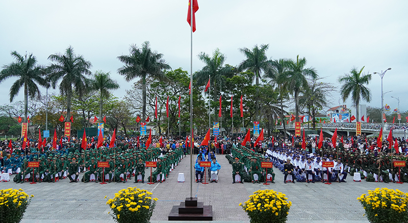 Quang cảnh lễ giao, nhận quân tại huyện Lệ Thuỷ.