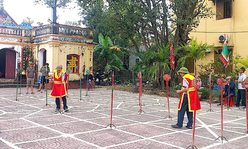 Cờ thẻ, trò chơi không thể thiếu ở hầu hết các lễ hội chào xuân trên địa bàn TX. Ba Đồn.