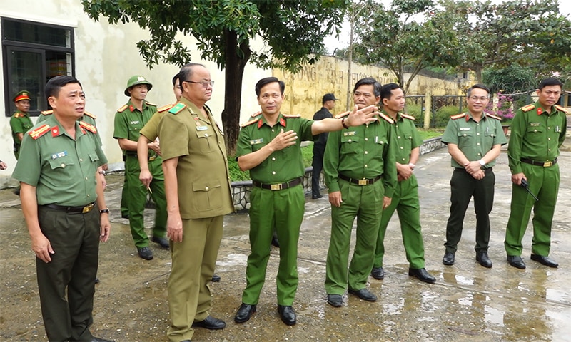 Đoàn công tác Công an tỉnh Khăm Muồn (Lào) tham quan thực tế Trại giam Đồng Sơn.