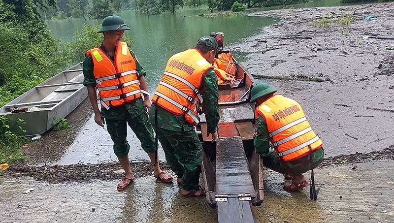 BĐBP Đồn Cà Xèng chuẩn bị sẵn sàng lương thực, thực phẩm để đồng hành cùng đồng bào ứng phó với mưa lũ