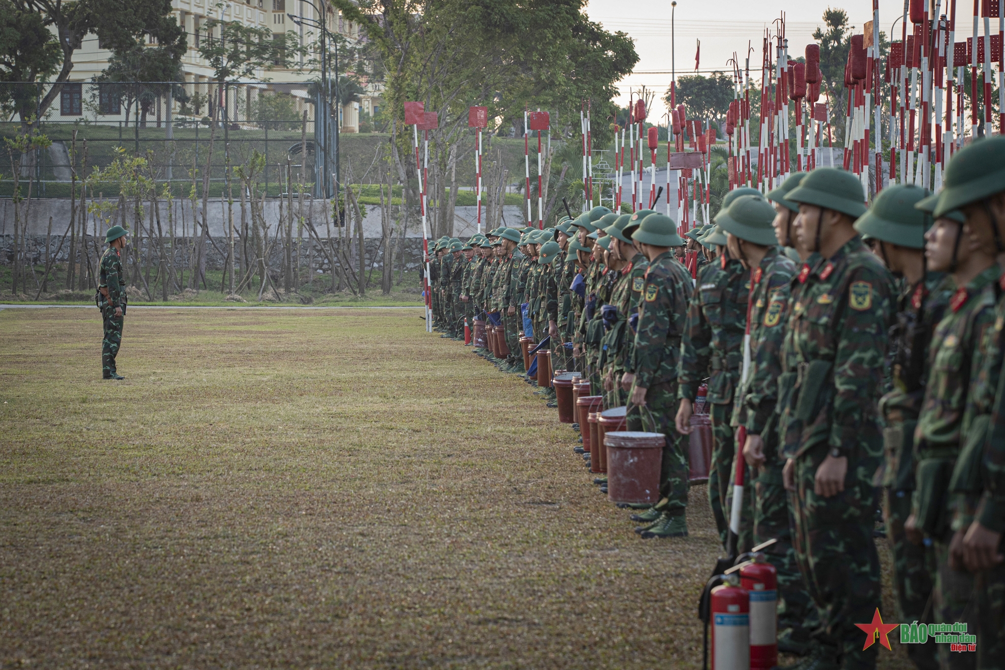 Sao vàng lấp lánh trên biển xanh