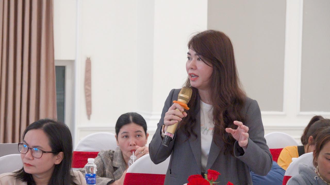 Mme Yen a déclaré que les produits OCOP sont toujours confrontés à de nombreuses difficultés sur le marché. Photo : VINH-SU