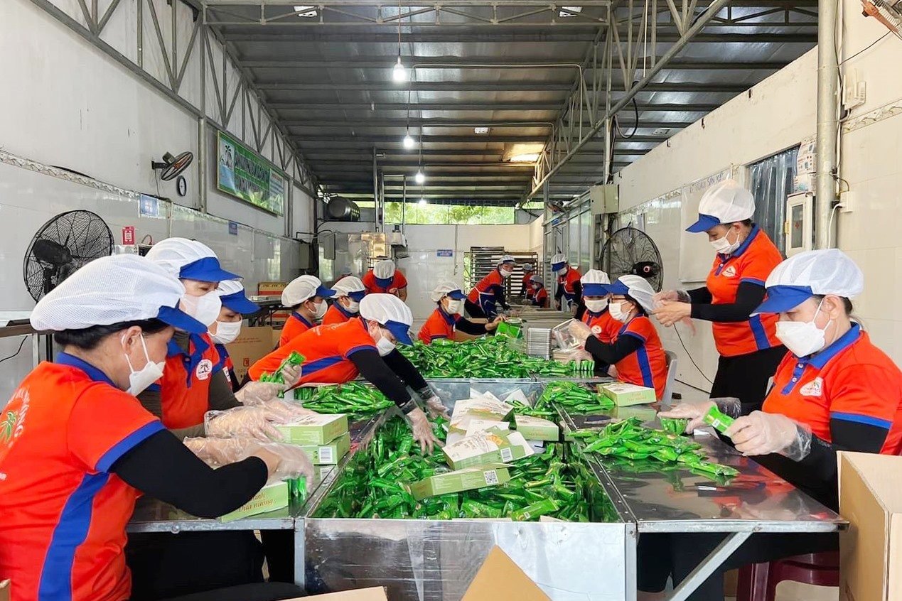 Many OCOP entities have invested in modern machinery and sought export directions for their products. Photo: SU - VINH