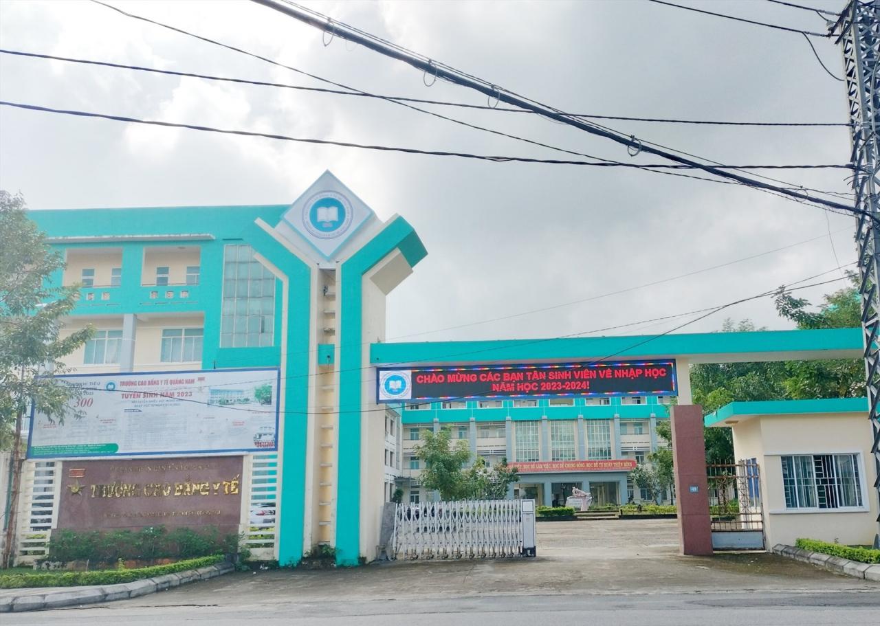 Quang Nam Medical College has had a situation of unpaid salaries of cadres, civil servants and employees lasting into 2023. Photo: N.D