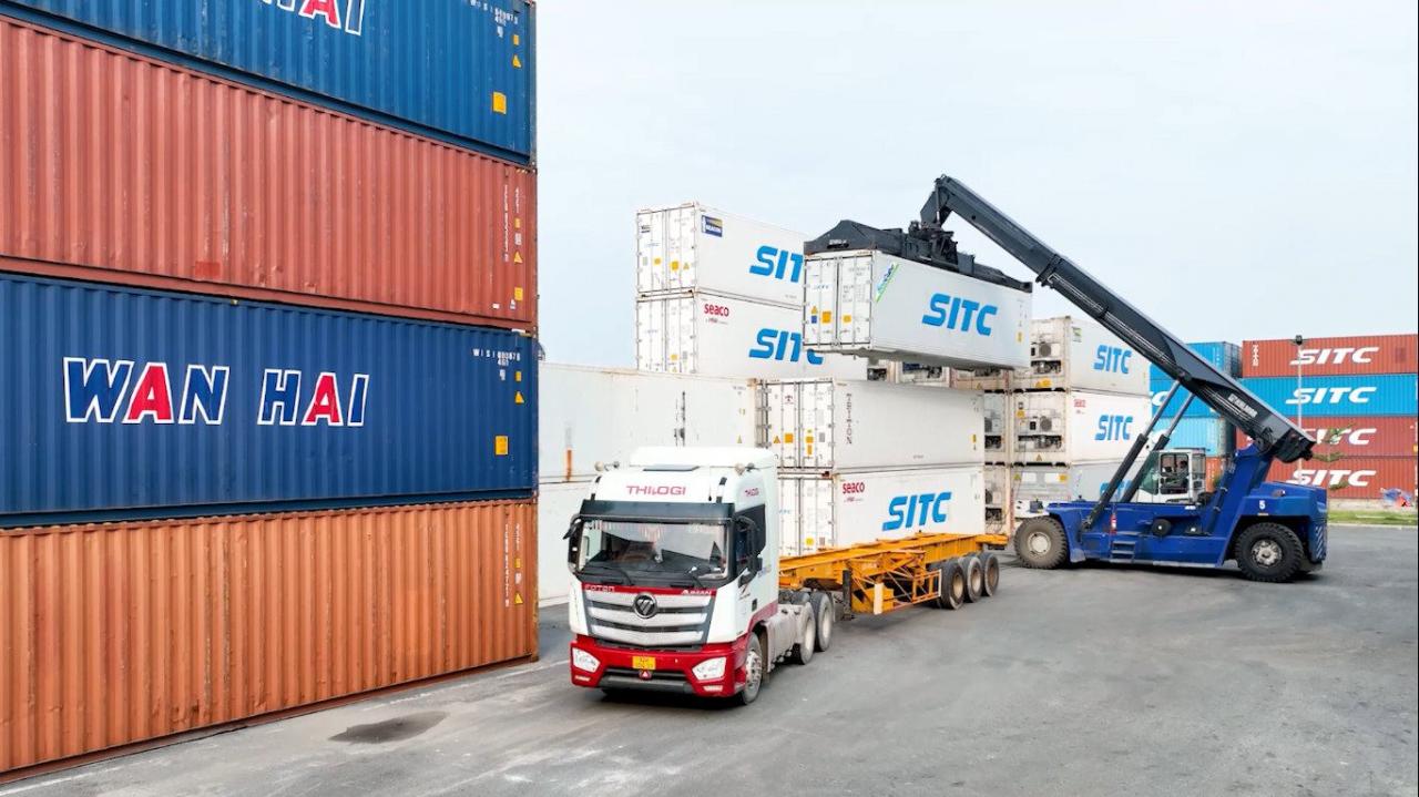 2.-he-thong-kho-lanh-tai-cang-chu-lai-co-dien-tich-hon-12.500-m2-voi-suc-chua-1.000-container-lanh.jpg