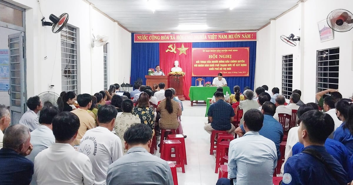 The head of the Phu Ninh district Party Committee and government increased dialogue with the people.