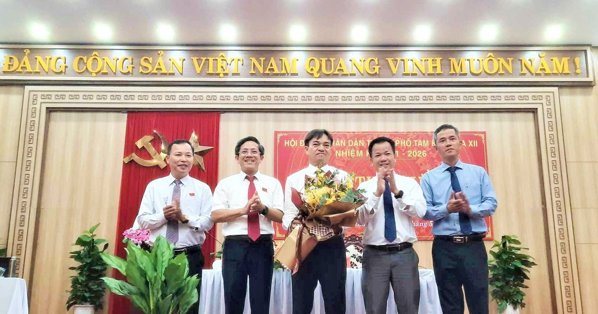 Quảng Nam phê chuẩn kết quả bầu chủ tịch, phó chủ tịch UBND cấp huyện