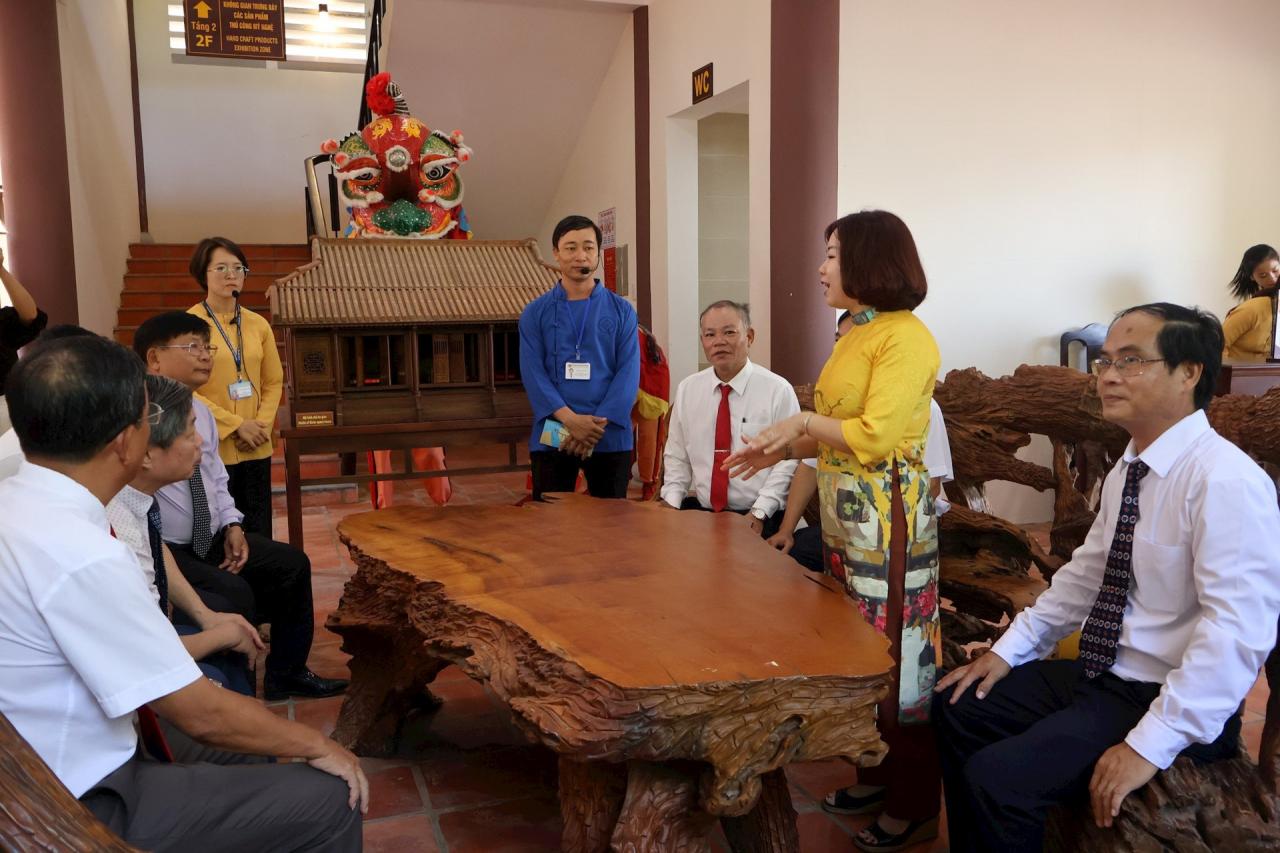 The opening of the Kim Bong Carpentry Village tour guide service is one of the contents that Hoi An has committed to in its application to join the network.