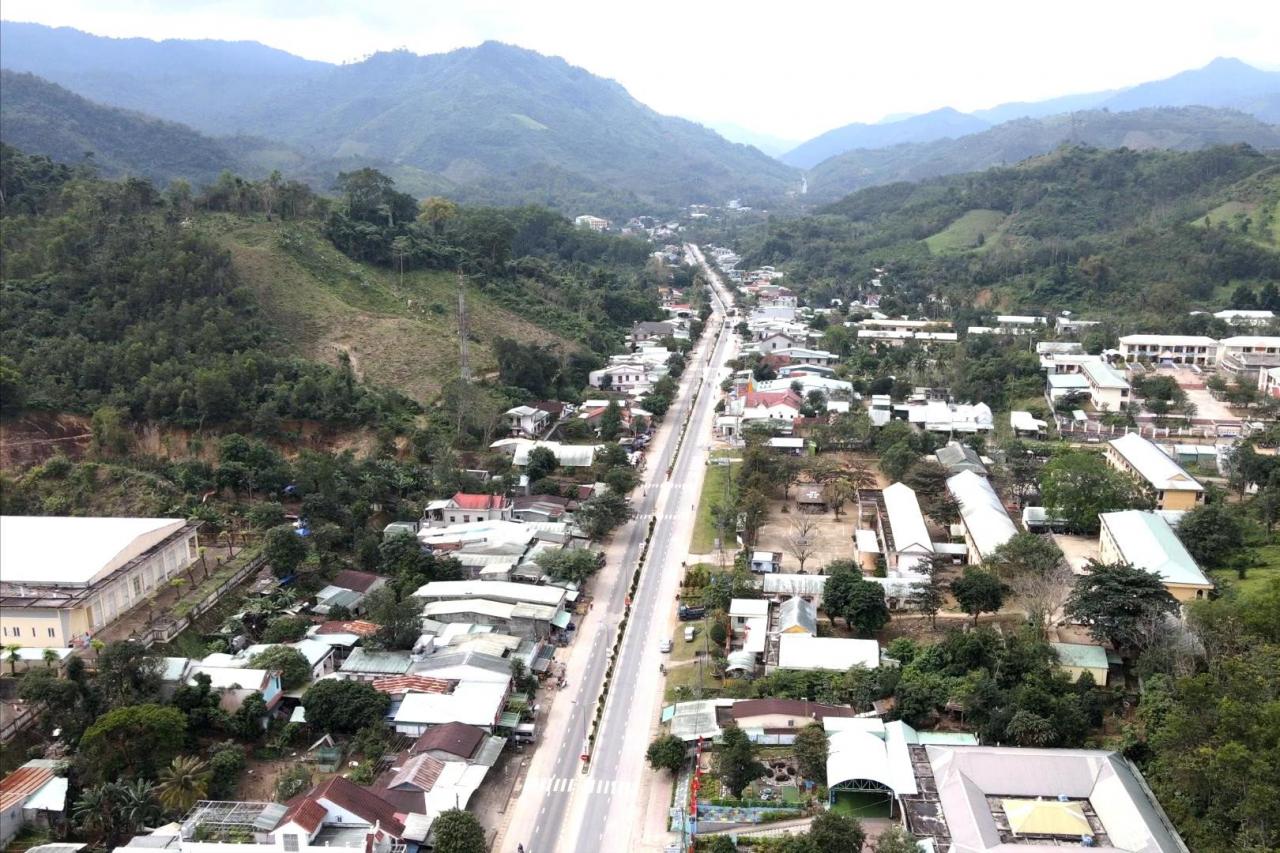 Thị trấn Thanh Mỹ - trung tâm huyện Nam Giang. Ảnh: VĂN THỦY