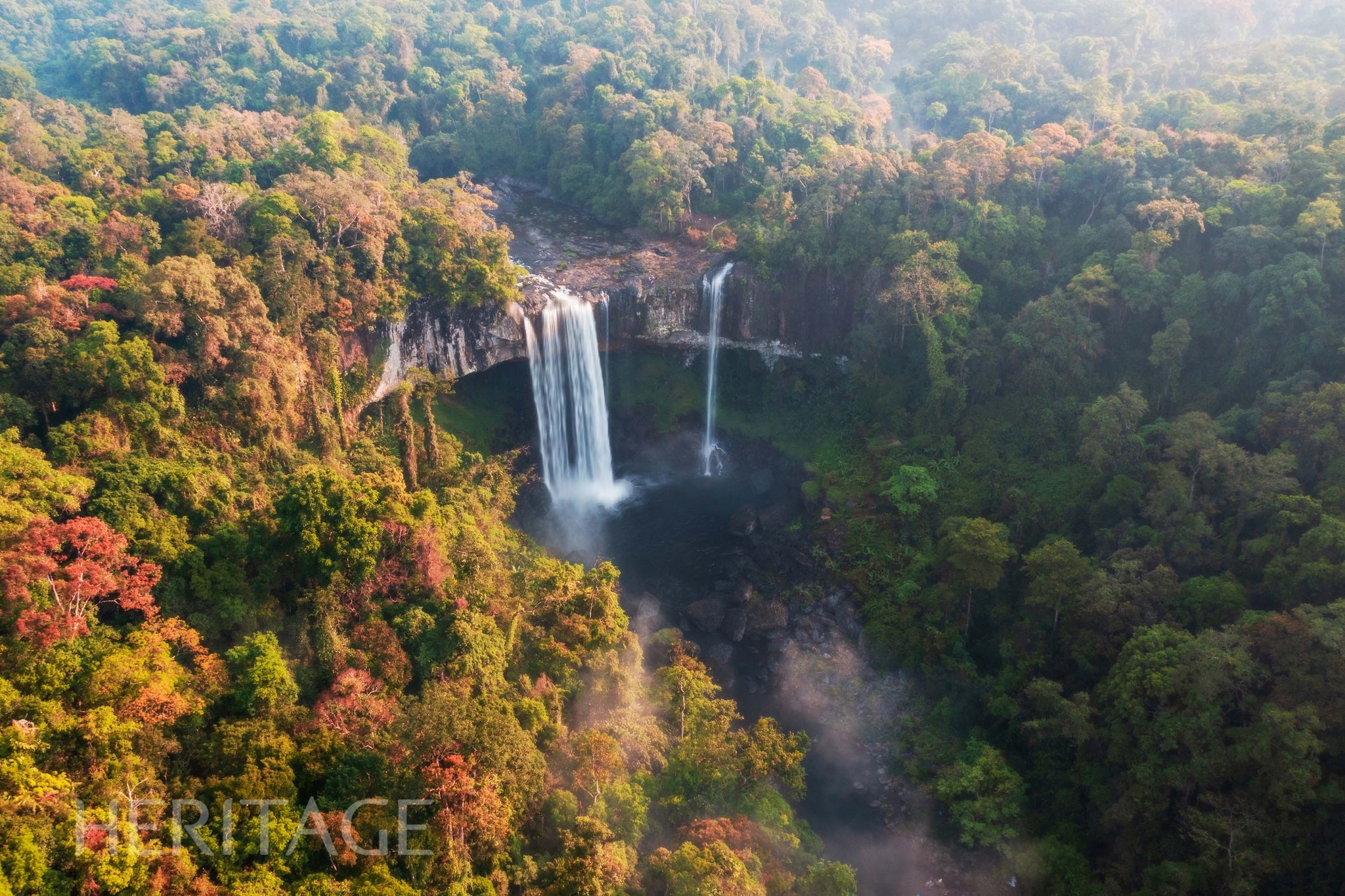 មិនមានការពិពណ៌នារូបថតទេ។