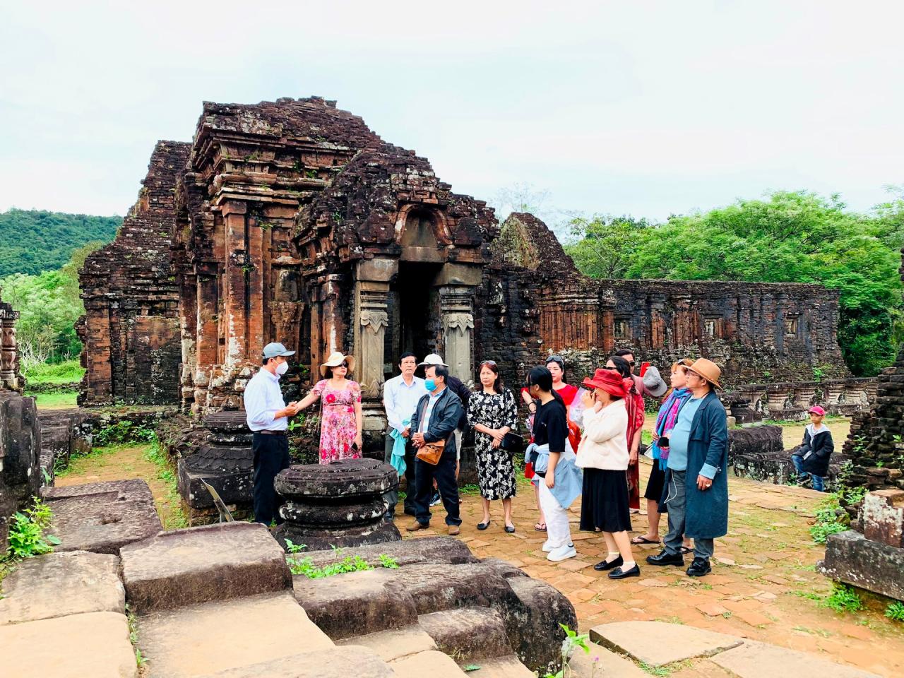 วัดหมีเซินเป็นสถานที่ท่องเที่ยวที่มีการนำเทคโนโลยีดิจิทัลมาประยุกต์ใช้ในการส่งเสริมและสนับสนุนนักท่องเที่ยว ภาพโดย : ม.ห.