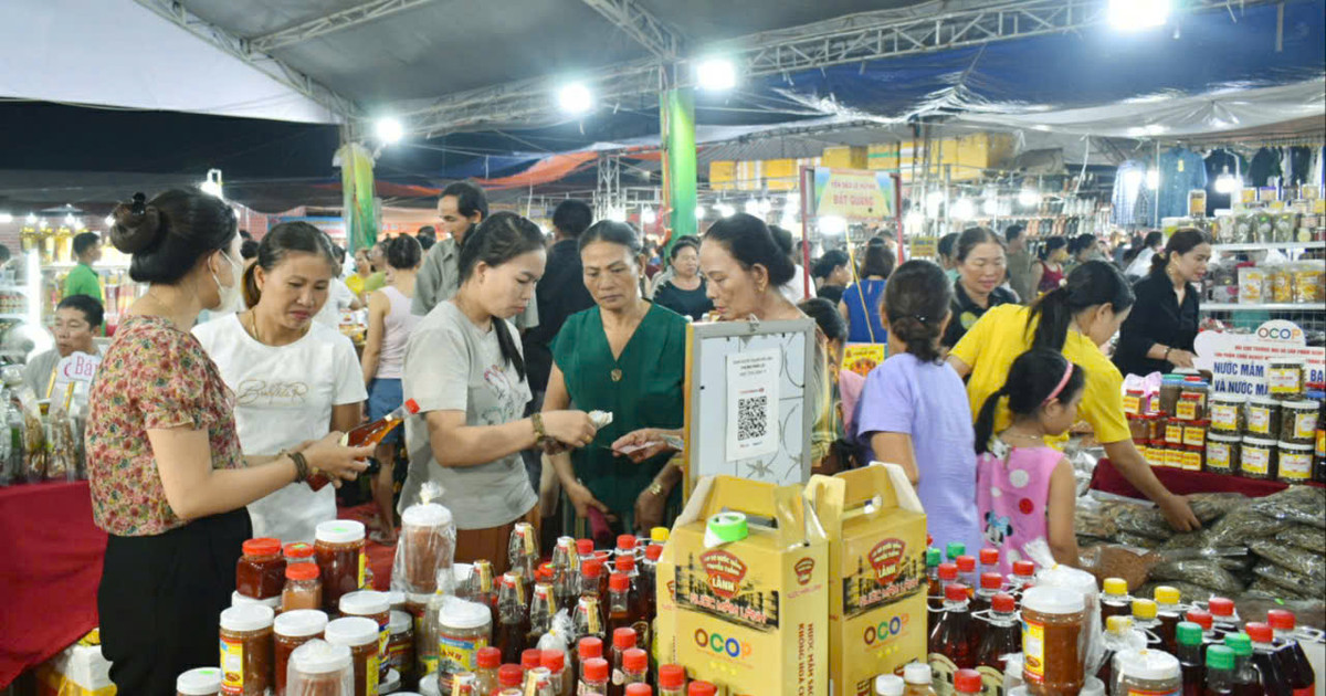 Plus de 90 stands participent au salon de promotion commerciale