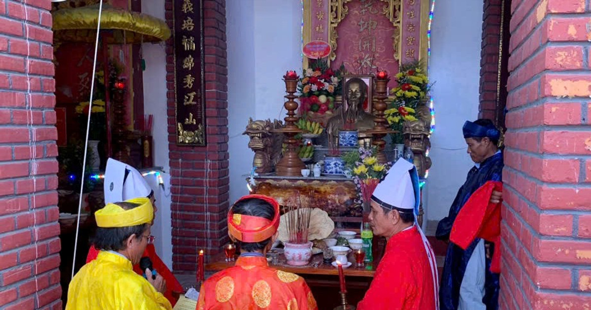 Dai Cuong Commune Memorial Temple에서 호 삼촌 사망 55주년 기념 행사를 조직하다