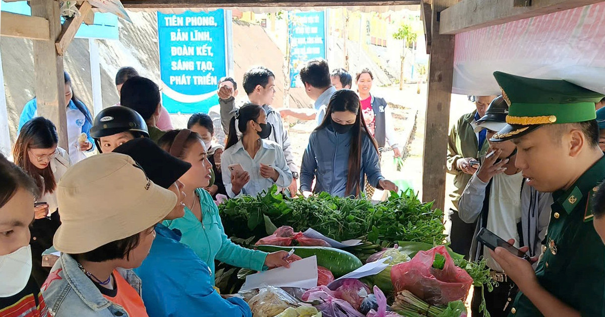 Xã biên giới Chơ Chun khai trương điểm bán hàng nông sản