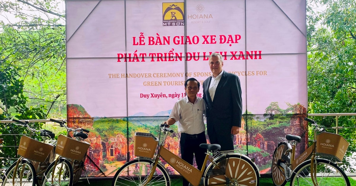 Hoiana Resort donates 20 bicycles to My Son Cultural Heritage Management Board