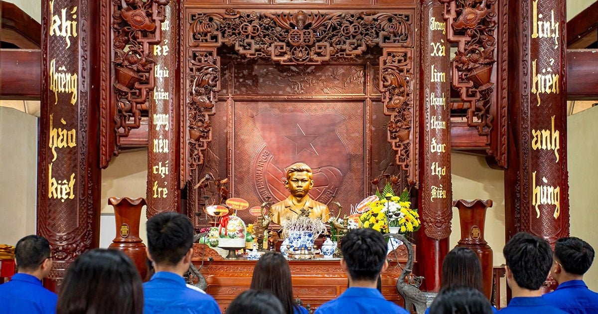 CÉLÉBREZ LE 110E ANNIVERSAIRE DU CAMARADE LY TU TRONG