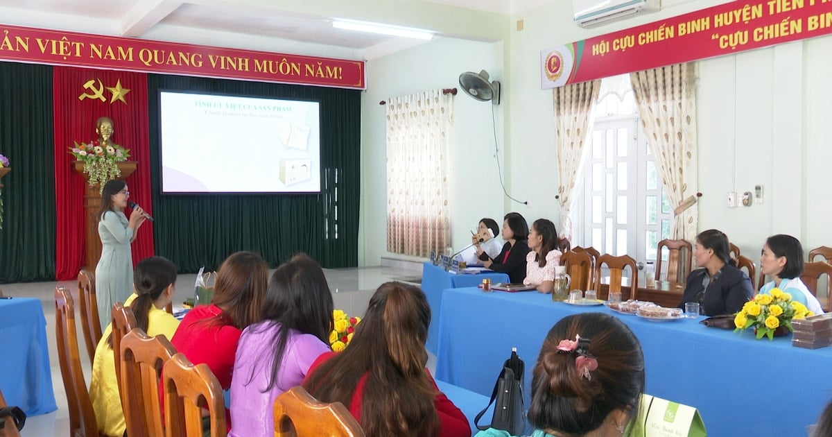 Tien Phuoc evaluates and recognizes women's startup ideas