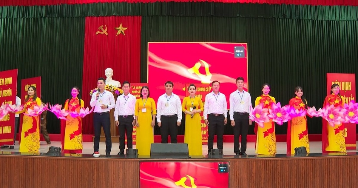 Quang Nam Political School organizes a contest for students who are good at political theory