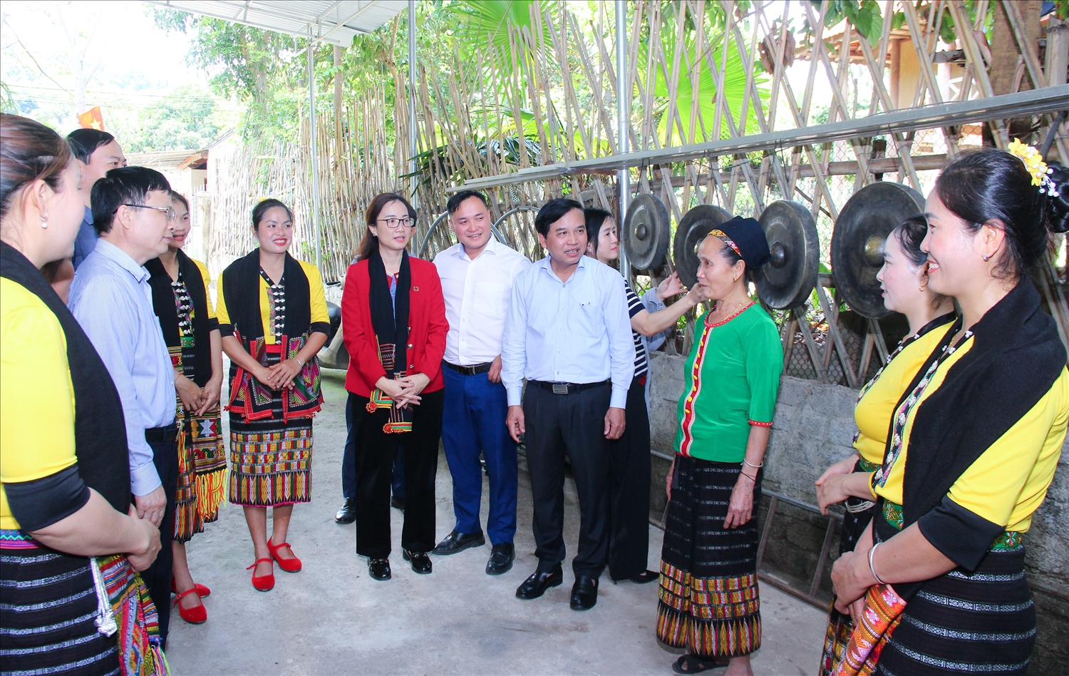 Lãnh đạo tỉnh Nghệ An tìm hiểu thực tiễn hoạt động mô hình du lịch cộng đồng bản Quang Phúc, xã Tam Đình, huyện Tương Dương