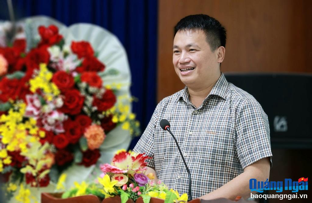 Standing Deputy Secretary of the Provincial Party Committee, Head of the Provincial National Assembly Delegation Dang Ngoc Huy delivered a congratulatory speech to Quang Ngai Newspaper.