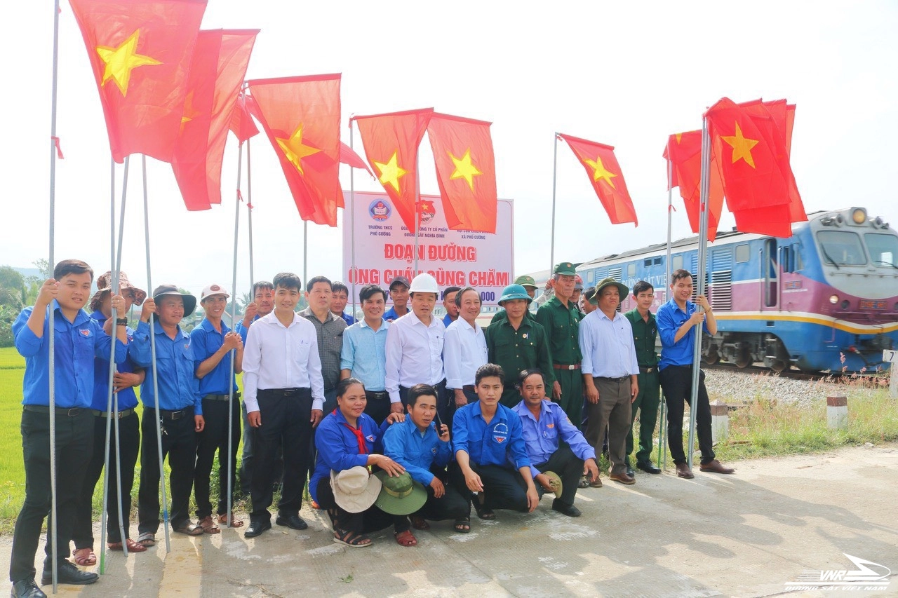 Quang Ngai replica el modelo de la vía del tren: la vía de las flores