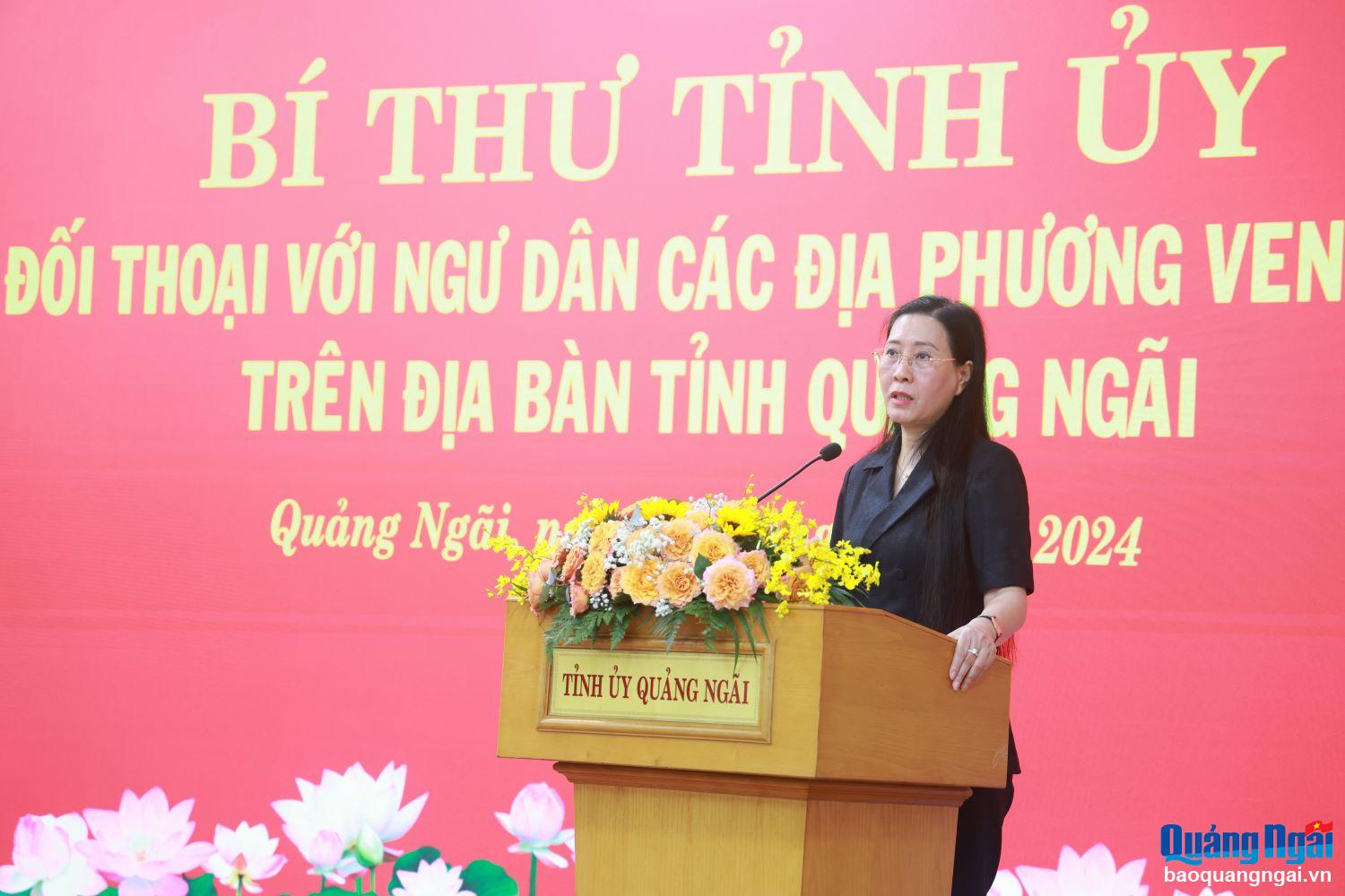 Ủy viên Trung ương Đảng, Bí thư Tỉnh ủy, Chủ tịch HĐND tỉnh Bùi Thị Quỳnh Vân phát biểu tại buổi đối thoại. 