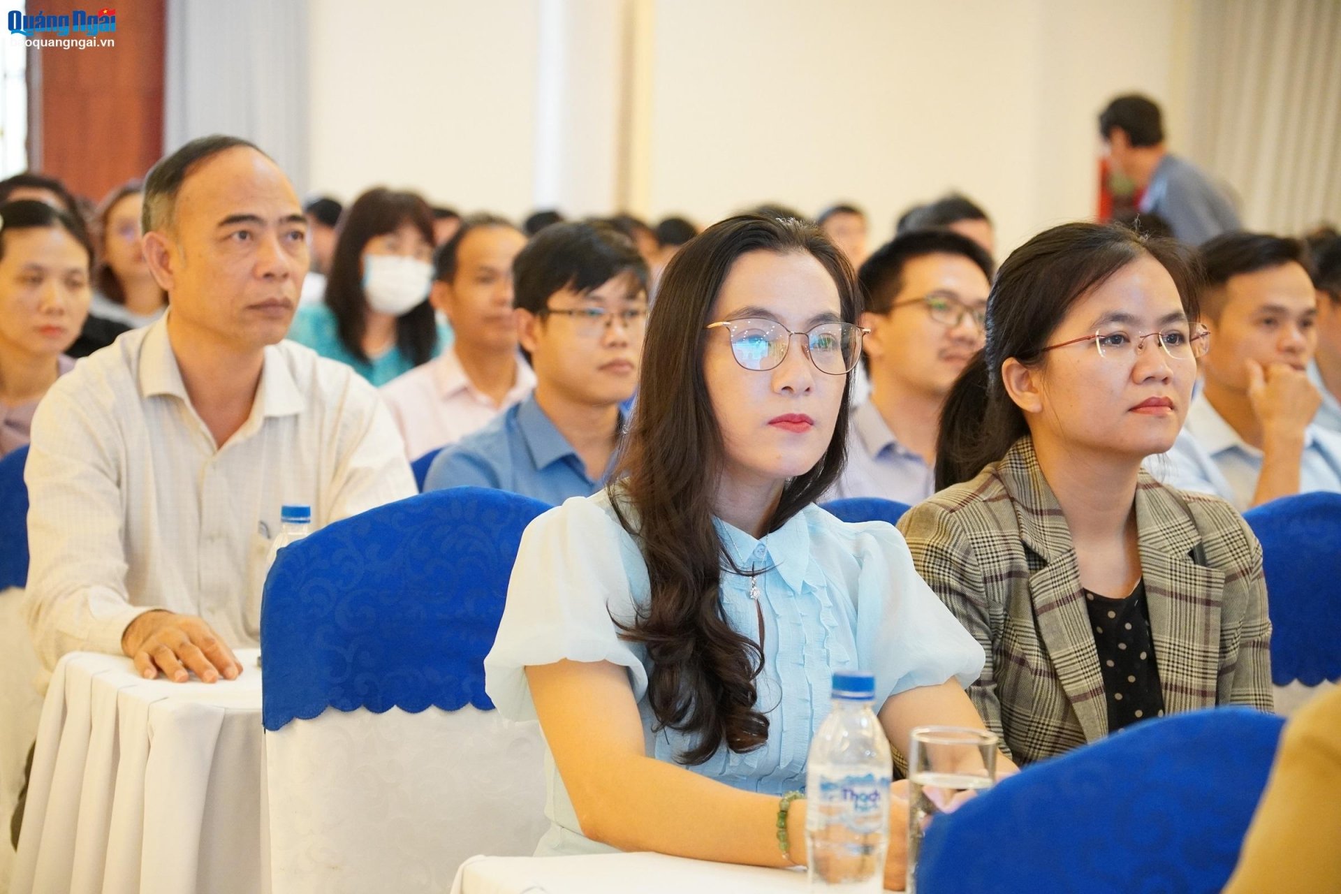 Các đại biểu tham dự hội nghị.