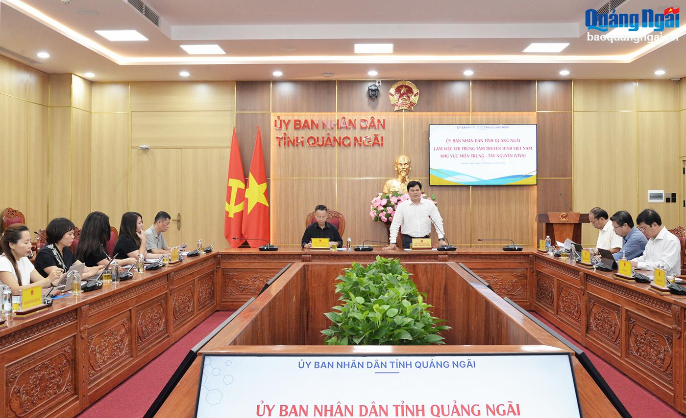 Quang cảnh buổi làm việc.