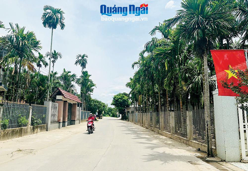 Hạ tầng nông thôn, nhất là hệ thống giao thông 
được đầu tư ngày càng sáng - xanh - sạch - đẹp. 
Trong ảnh: Đường nông thôn ở xã Hành Dũng (Nghĩa Hành).
Ảnh: phong thảoHạ tầng nông thôn, nhất là hệ thống giao thông 
được đầu tư ngày càng sáng - xanh - sạch - đẹp. 
Trong ảnh: Đường nông thôn ở xã Hành Dũng (Nghĩa Hành).