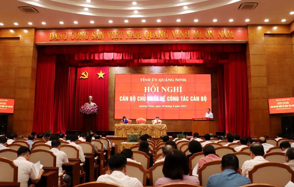 Hội nghị cán bộ chủ chốt về công tác cán bộ.