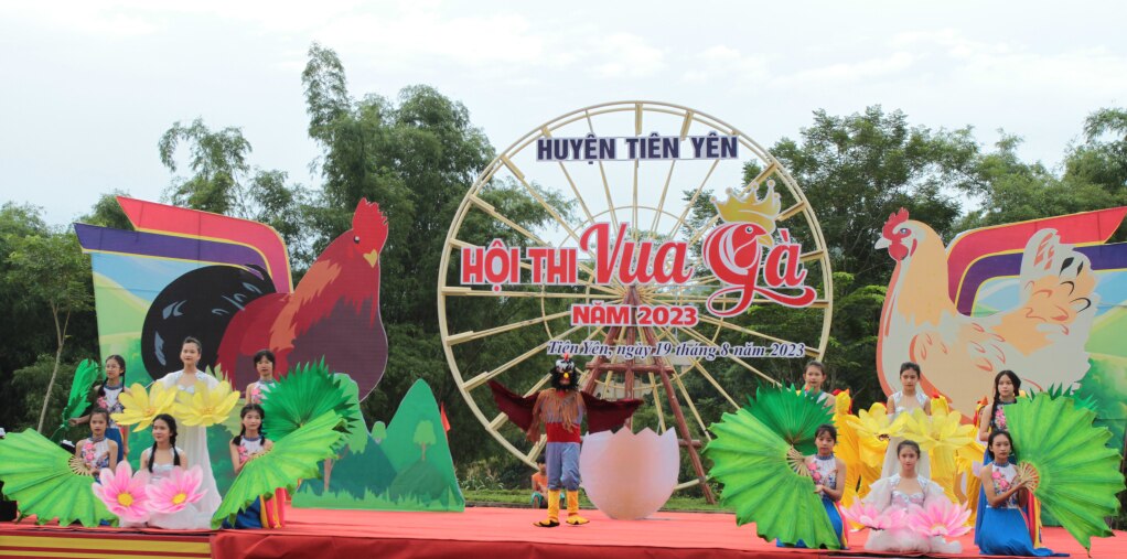 Hoạt cảnh huyền thoại vua gà.