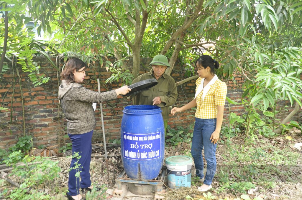 Một mô hình ủ rác thành phân tại hộ dân Ngô Viết Thinh, phường Nam Hoà, TX Quảng Yên. 