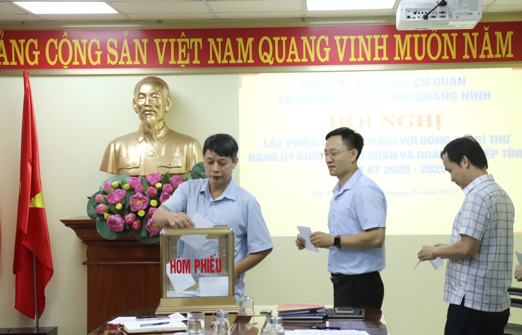 Đảng ủy Khối các cơ quan và doanh nghiệp tỉnh tổ chức hội nghị lấy phiếu tín nhiệm đối với đồng chí Bí thư Đảng ủy nhiệm kỳ 2020-2025.