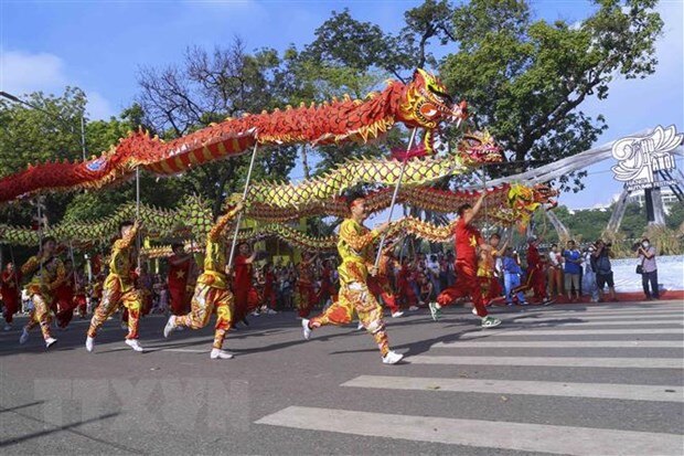 Thuc day tang truong du lich tu to chuc su kien, le hoi doc dao hinh anh 1