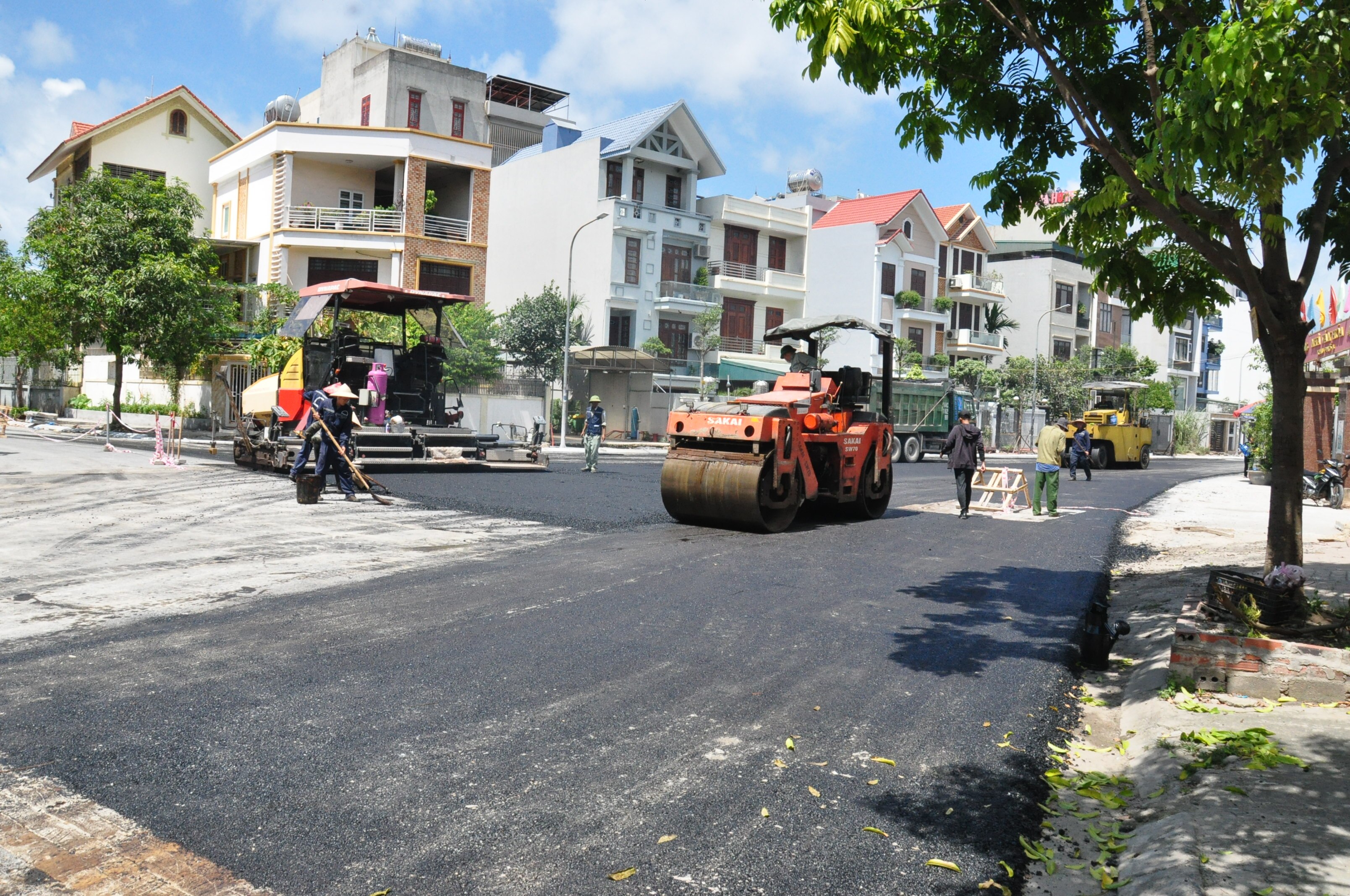 Nâng cấp cải tạo lòng đường, vỉa hè tại khu 4, phường Hồng Hà, TP Hạ Long vào tháng 7/2023.