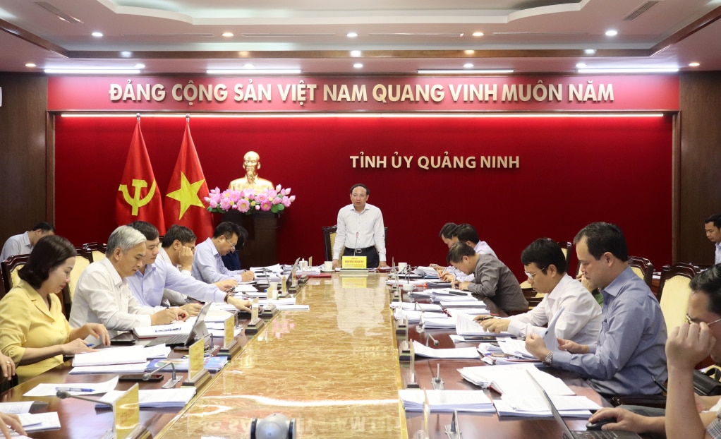 Đồng chí Nguyễn Xuân Ký, Ủy viên Trung ương Đảng, Bí thư Tỉnh ủy, Chủ tịch HĐND tỉnh, kết luận hội nghị.