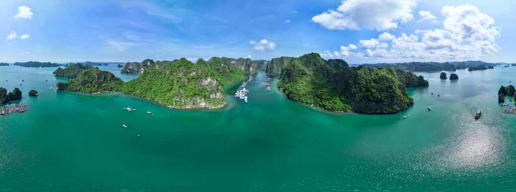 Thành phố Hạ Long có 1 di tích quốc gia đặc biệt, đã được UNESCO vinh danh là Di sản thiên nhiên thế giới.