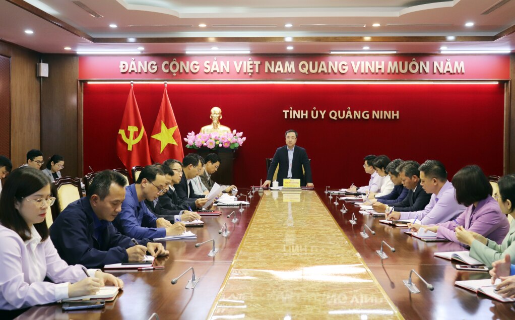 Quang cảnh buổi làm việc.