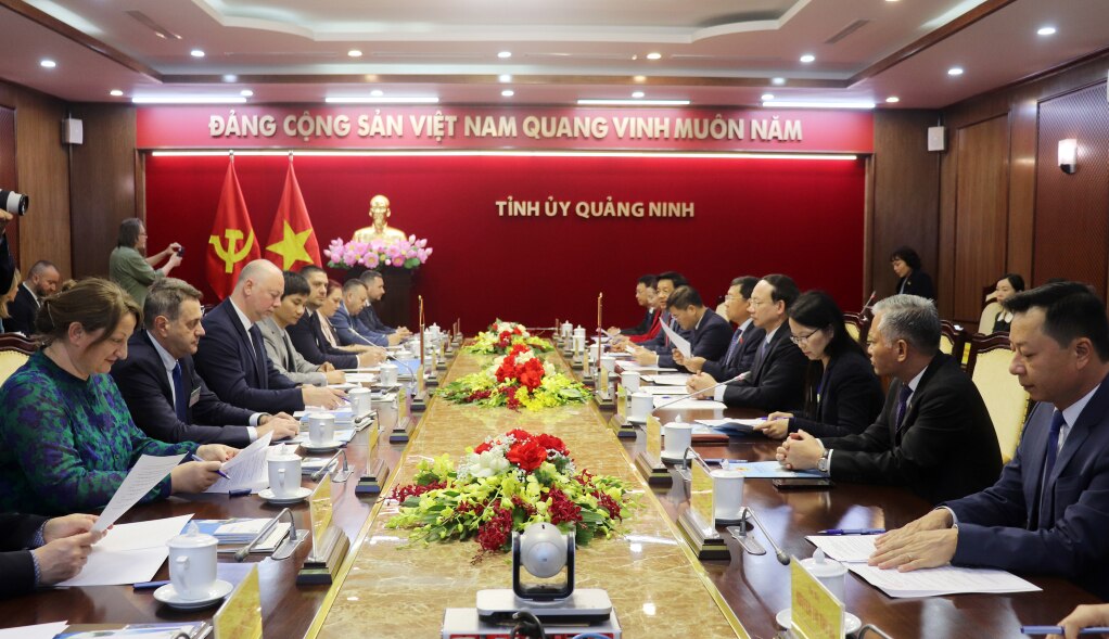 Quang cảnh buổi tiếp và làm việc.