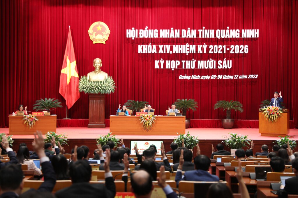 Kỳ họp thứ 16 HĐND tỉnh đã thông qua Nghị quyết quan trọng có tác động tới nhiệm vụ phát triển kinh tế xã hội năm 2024 cũng như các năm tiếp theo.