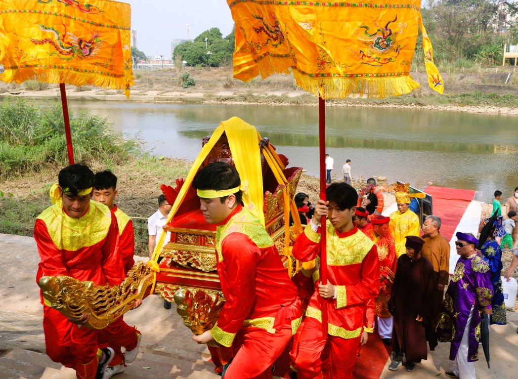 Lễ cấp thủy- một nghi lễ quan trọng diễn ra trước ngày chính hội.