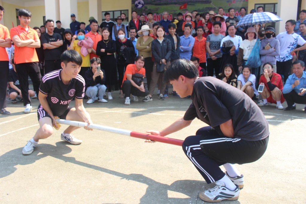 Môn thi đẩy gậy Tuần văn hóa Thể thao các dân tộc huyện Đầm Hà.